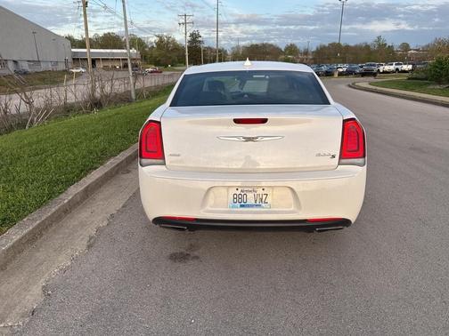 2016 Chrysler 300 S