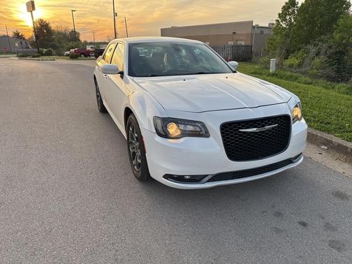 2016 Chrysler 300 S
