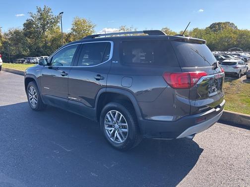 2017 GMC Acadia SLE-2
