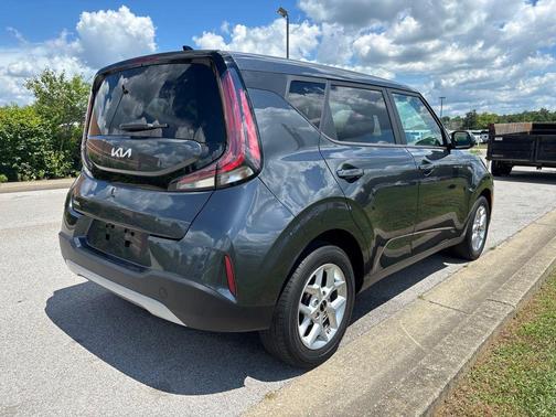 Gravity Gray 2023 Kia Soul LX