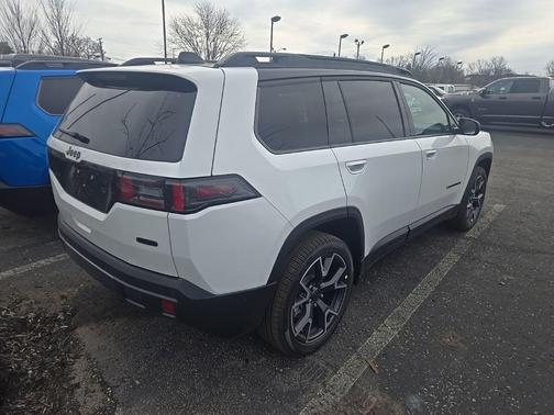 2026 Jeep Cherokee Overland