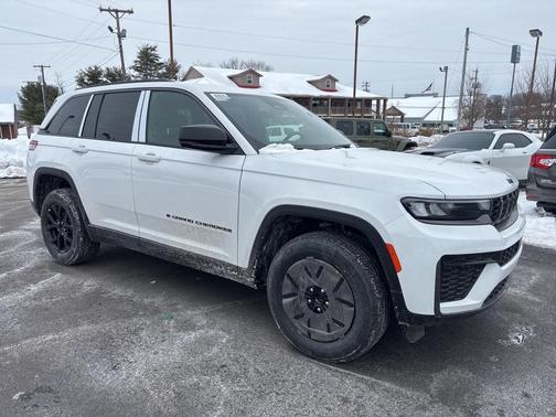 2026 Jeep Grand Cherokee Laredo