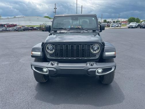 2024 Jeep Gladiator Sport