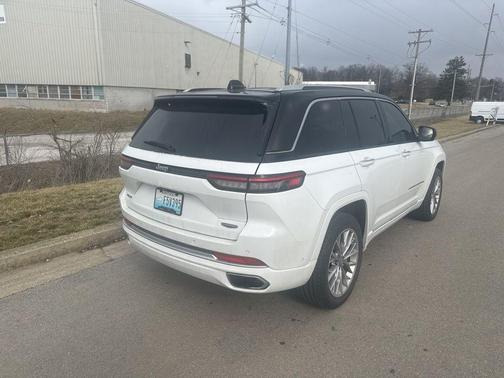 2023 Jeep Grand Cherokee Summit
