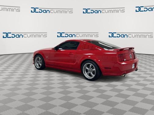 Red 2005 Ford Mustang