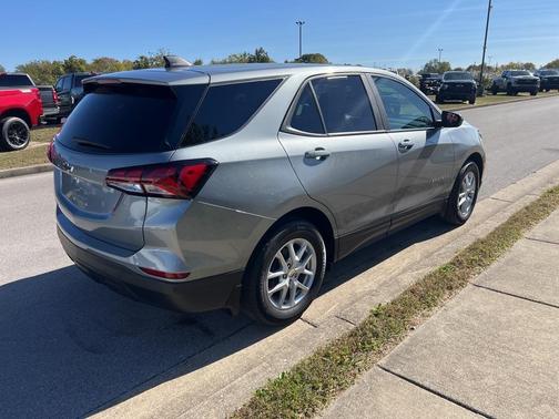 2023 Chevrolet Equinox LS