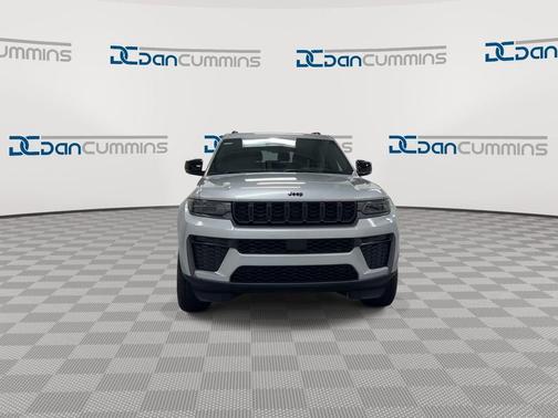 Silver Zynith 2026 Jeep Grand Cherokee L Laredo