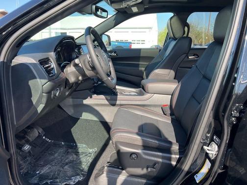 DB Black Clearcoat 2026 Dodge Durango GT Plus HEMI V8