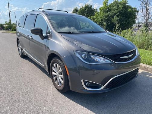 2018 Chrysler Pacifica Touring-L Plus