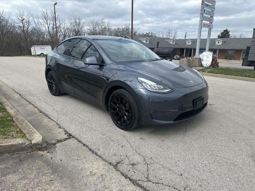 Gray 2021 Tesla Model Y Long Range