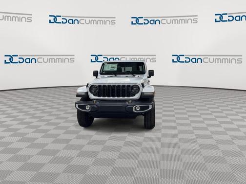 Bright White Clearcoat 2026 Jeep Gladiator 85th Anniversary Edition