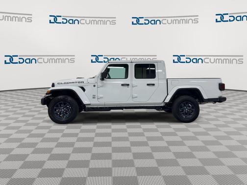 Bright White Clearcoat 2026 Jeep Gladiator 85th Anniversary Edition