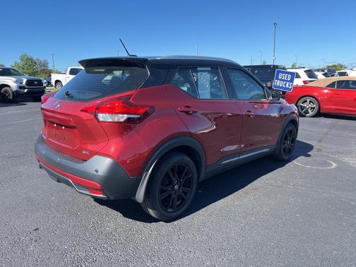 2020 Nissan Kicks SR