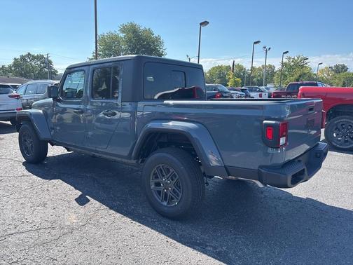 2025 Jeep Gladiator Sport