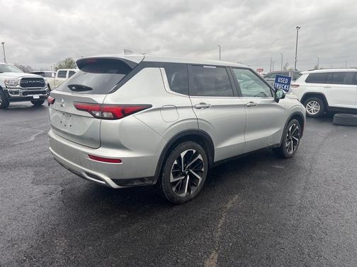2024 Mitsubishi Outlander SE