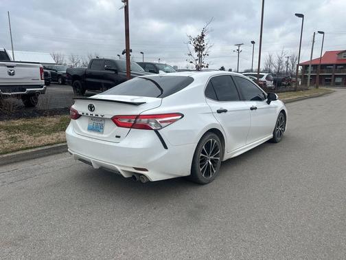 2020 Toyota Camry SE