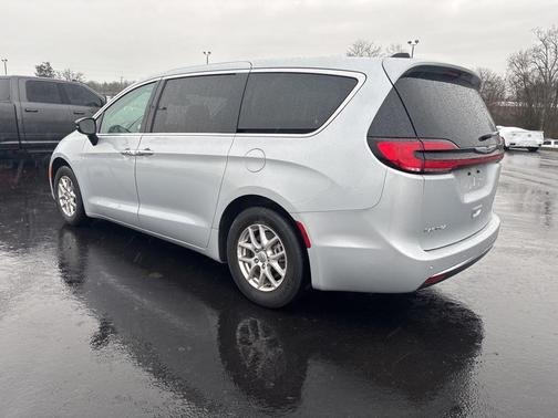2024 Chrysler Pacifica Touring-L