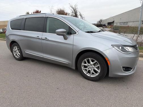 2020 Chrysler Pacifica Touring-L