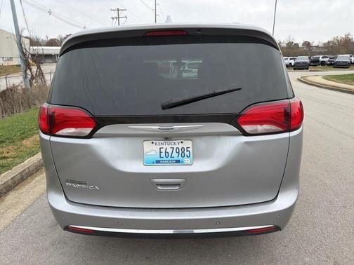 2020 Chrysler Pacifica Touring-L