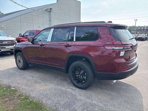 2025 Jeep Grand Cherokee L Laredo