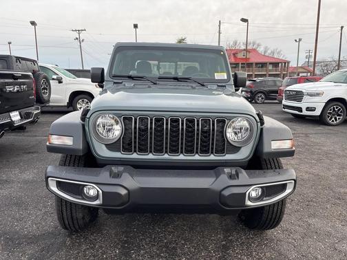 2026 Jeep Gladiator Sport