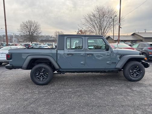 2026 Jeep Gladiator Sport