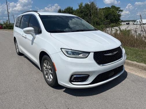 2022 Chrysler Pacifica Touring-L