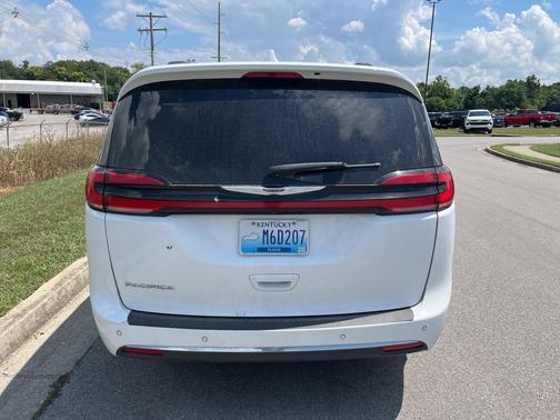 2022 Chrysler Pacifica Touring-L