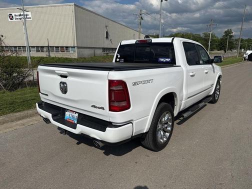 Bright White Clearcoat 2021 RAM 1500 Laramie