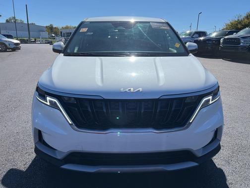 2024 Kia Carnival LX