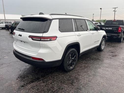 2025 Jeep Grand Cherokee L Laredo