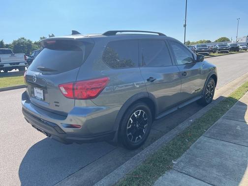 2020 Nissan Pathfinder SV