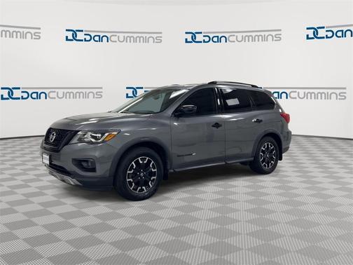 2020 Nissan Pathfinder SV