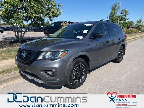 2020 Nissan Pathfinder SV