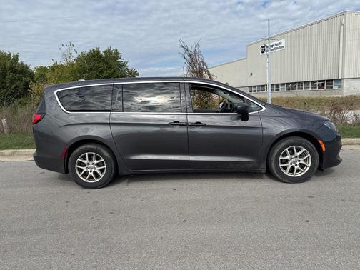 2017 Chrysler Pacifica Touring