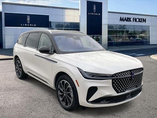 White Platinum Clearcoat Metallic 2026 Lincoln Nautilus Reserve