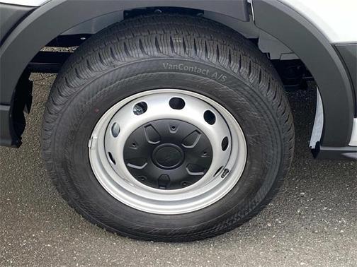 2025 Ford Transit-250 148 WB Medium Roof Cargo