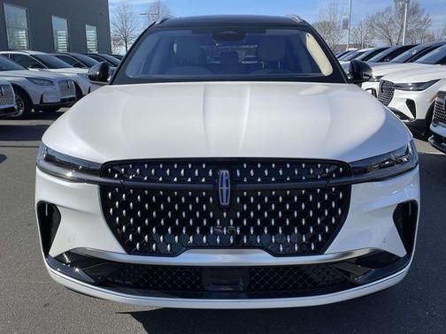 White Platinum Clearcoat Metallic 2026 Lincoln Nautilus Reserve