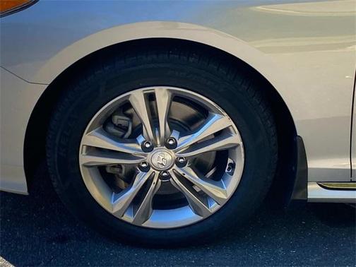 2019 Hyundai SONATA Sport