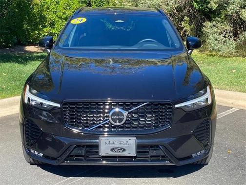 2024 Volvo XC60 B5 Plus Dark Theme