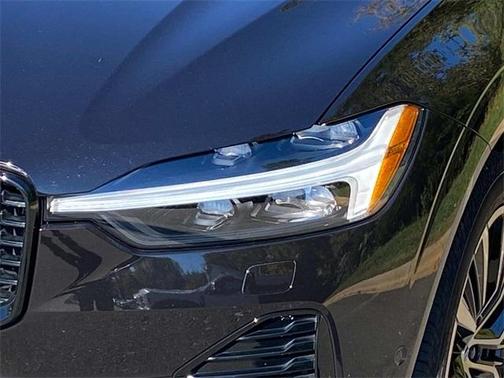 2024 Volvo XC60 B5 Plus Dark Theme