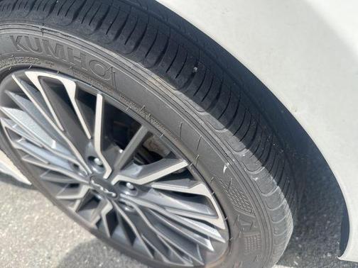 Snow White Pearl 2023 Kia Forte GT-Line