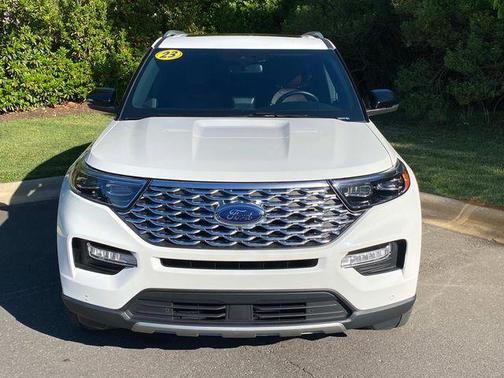 Star White 2023 Ford Explorer Platinum