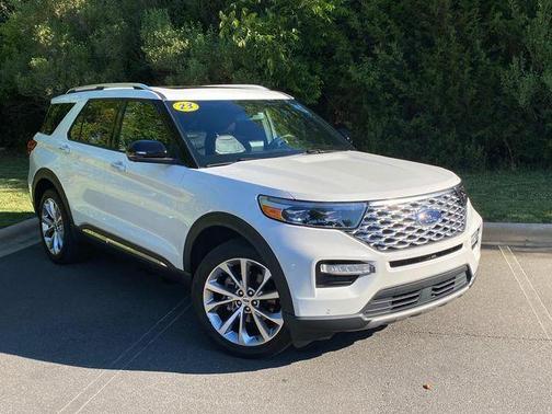 Star White 2023 Ford Explorer Platinum