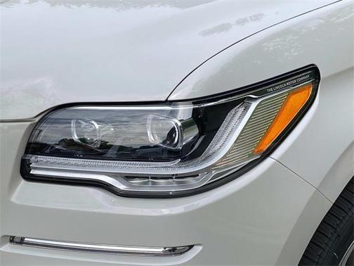 2022 Lincoln Navigator L Reserve