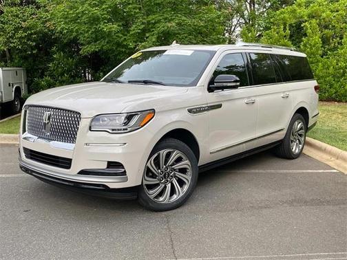 2022 Lincoln Navigator L Reserve