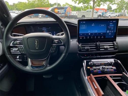 2022 Lincoln Navigator L Reserve