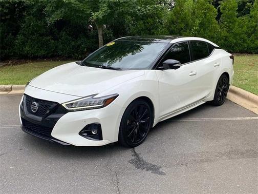 2022 Nissan Maxima SR