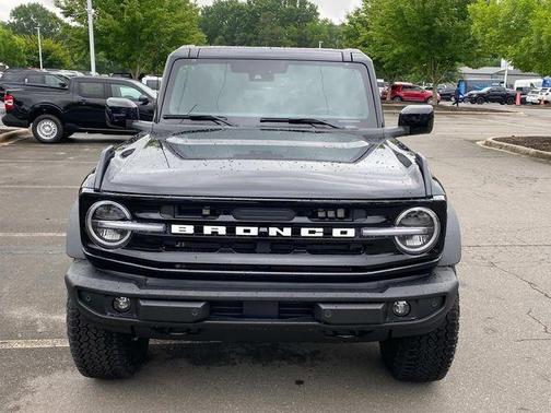 Shadow 2026 Ford Bronco Outer Banks