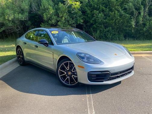 2022 Porsche Panamera 4